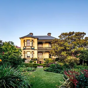  Lodge The Corinda Collection