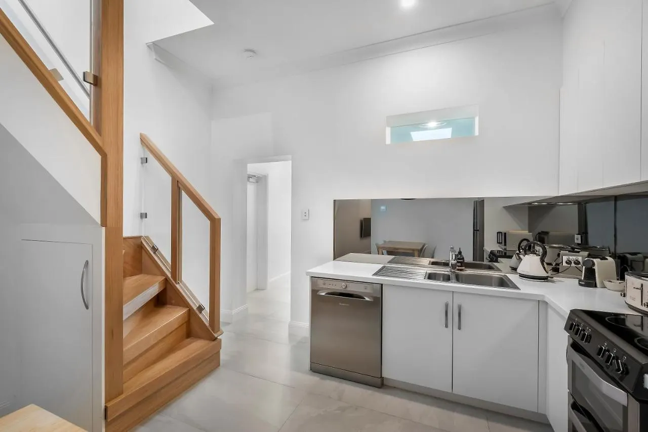 Brisbane Terrace - 3 Bedroom Hobart Inner City - Free Parking 0*,  Australia