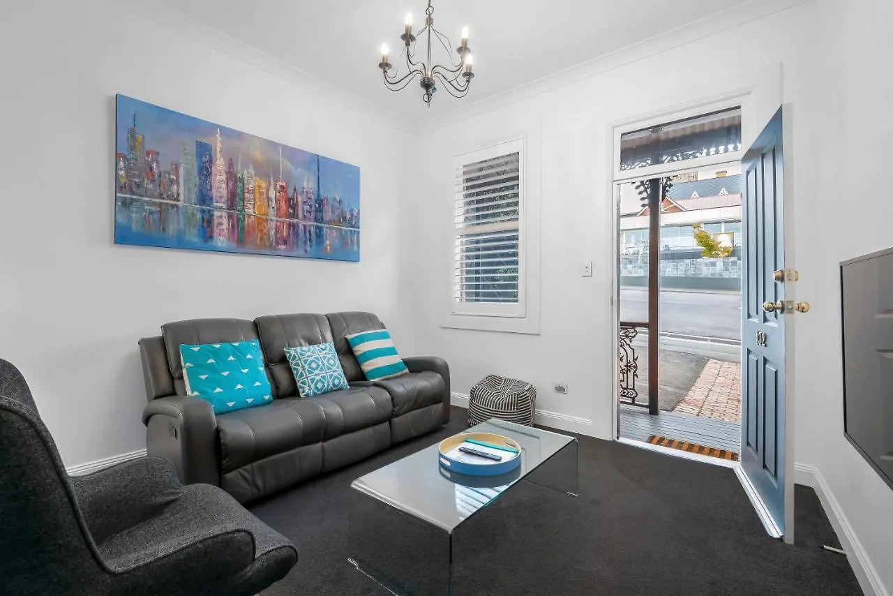 Brisbane Terrace - 3 Bedroom Hobart Inner City - Free Parking 0*,  Australia
