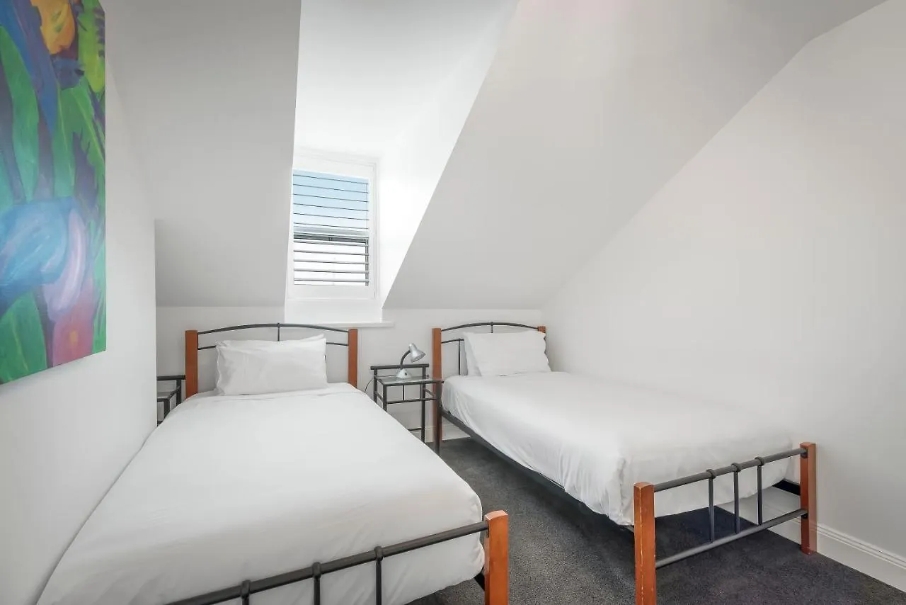 Brisbane Terrace - 3 Bedroom Hobart Inner City - Free Parking Apartment